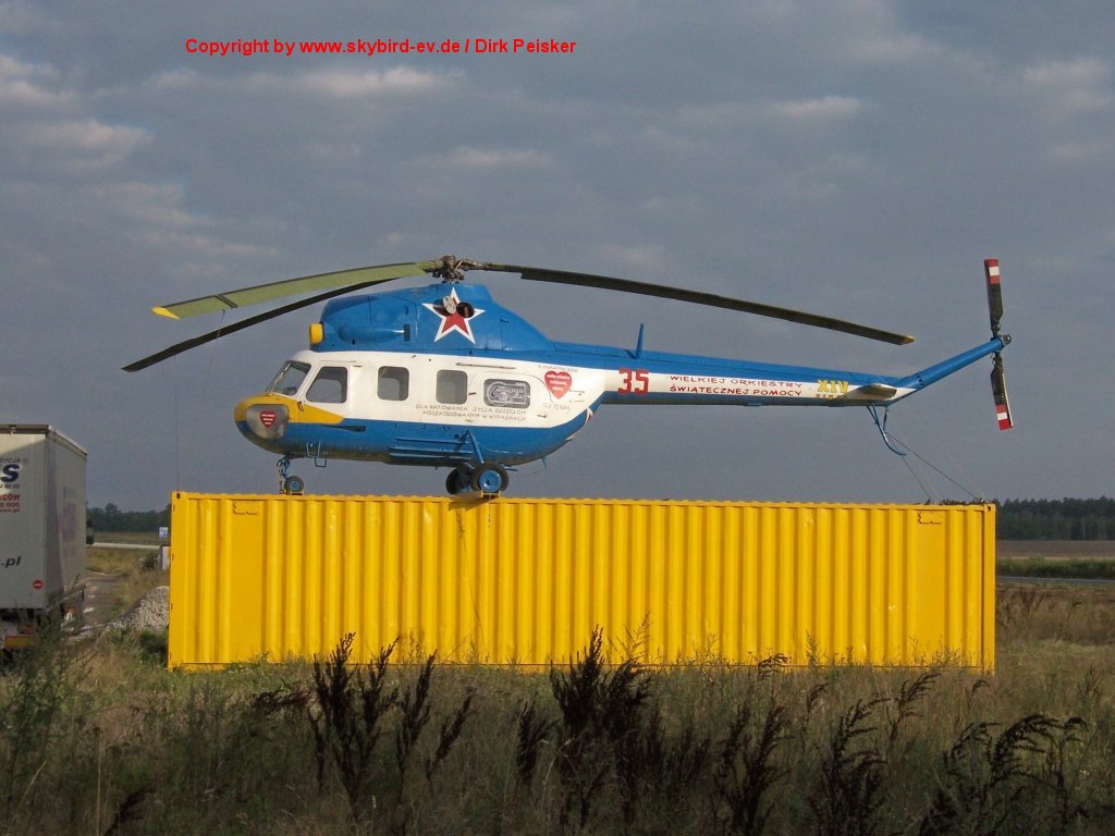 PZL Mi-2   35 red