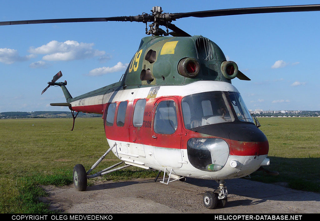 PZL Mi-2   09 yellow