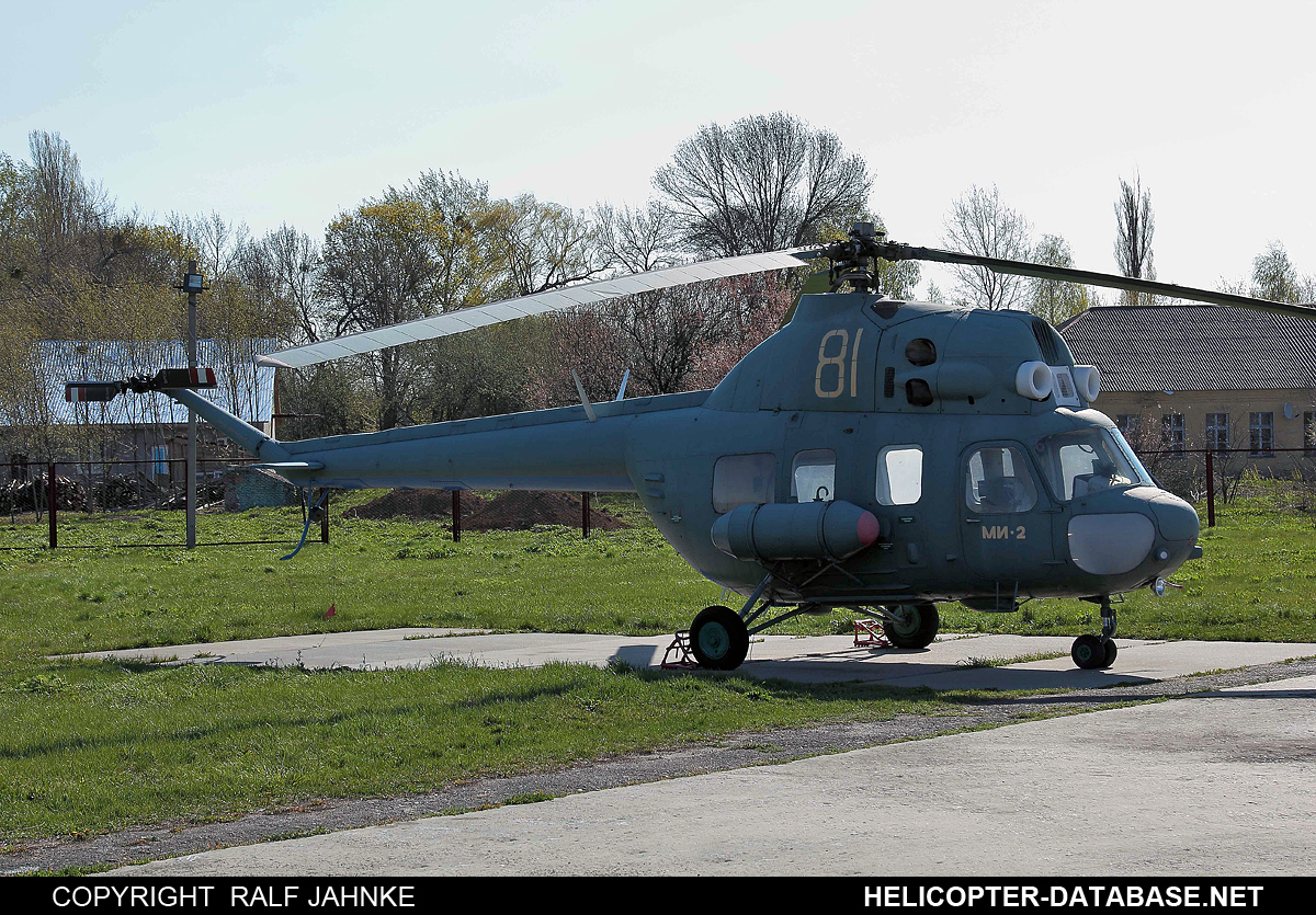 PZL Mi-2   81 yellow
