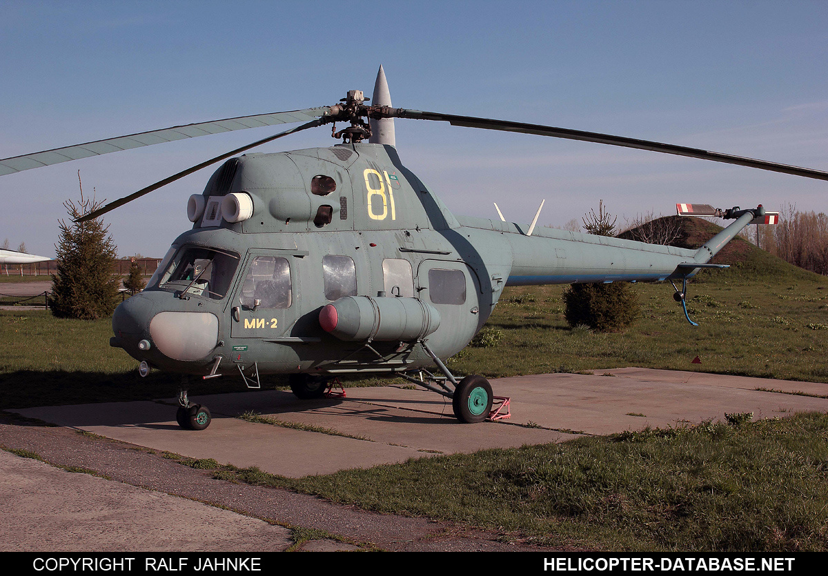 PZL Mi-2   81 yellow