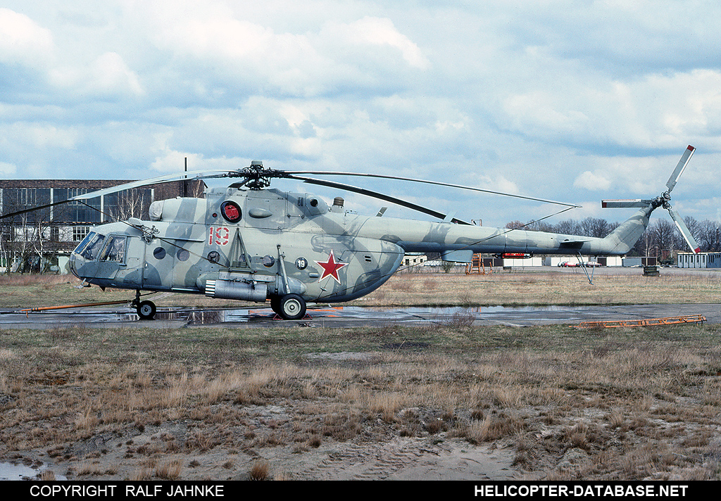 Mi-8MT   19 red