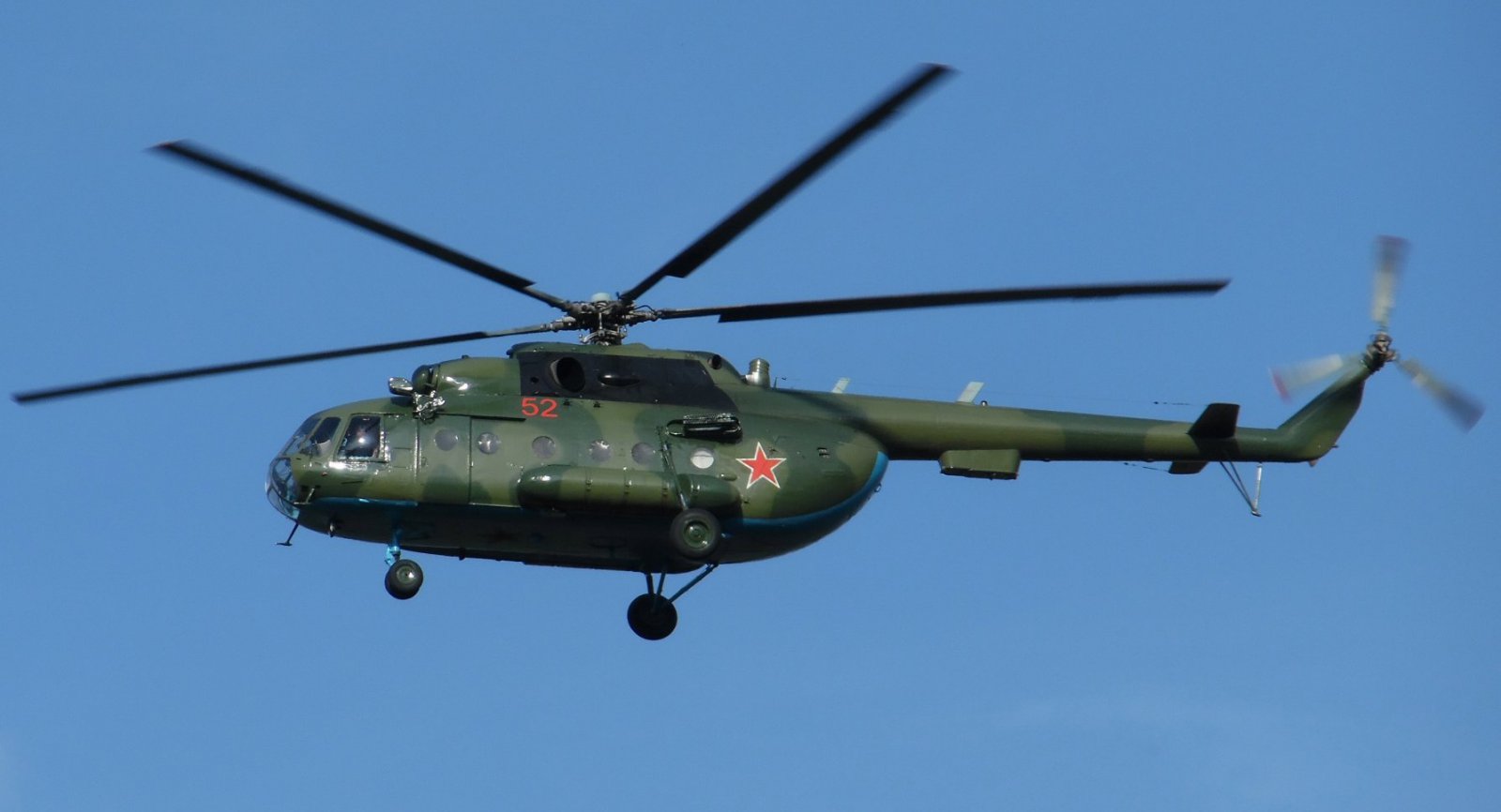 Mi-8MT   52 red