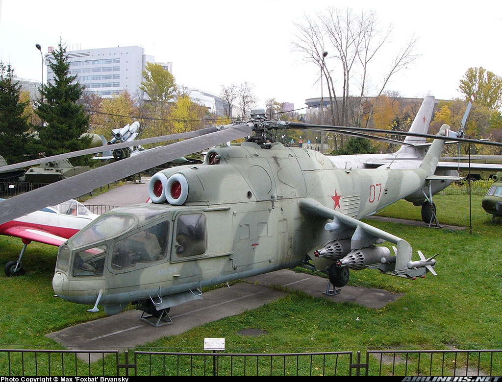 Mi-24A   07 red
