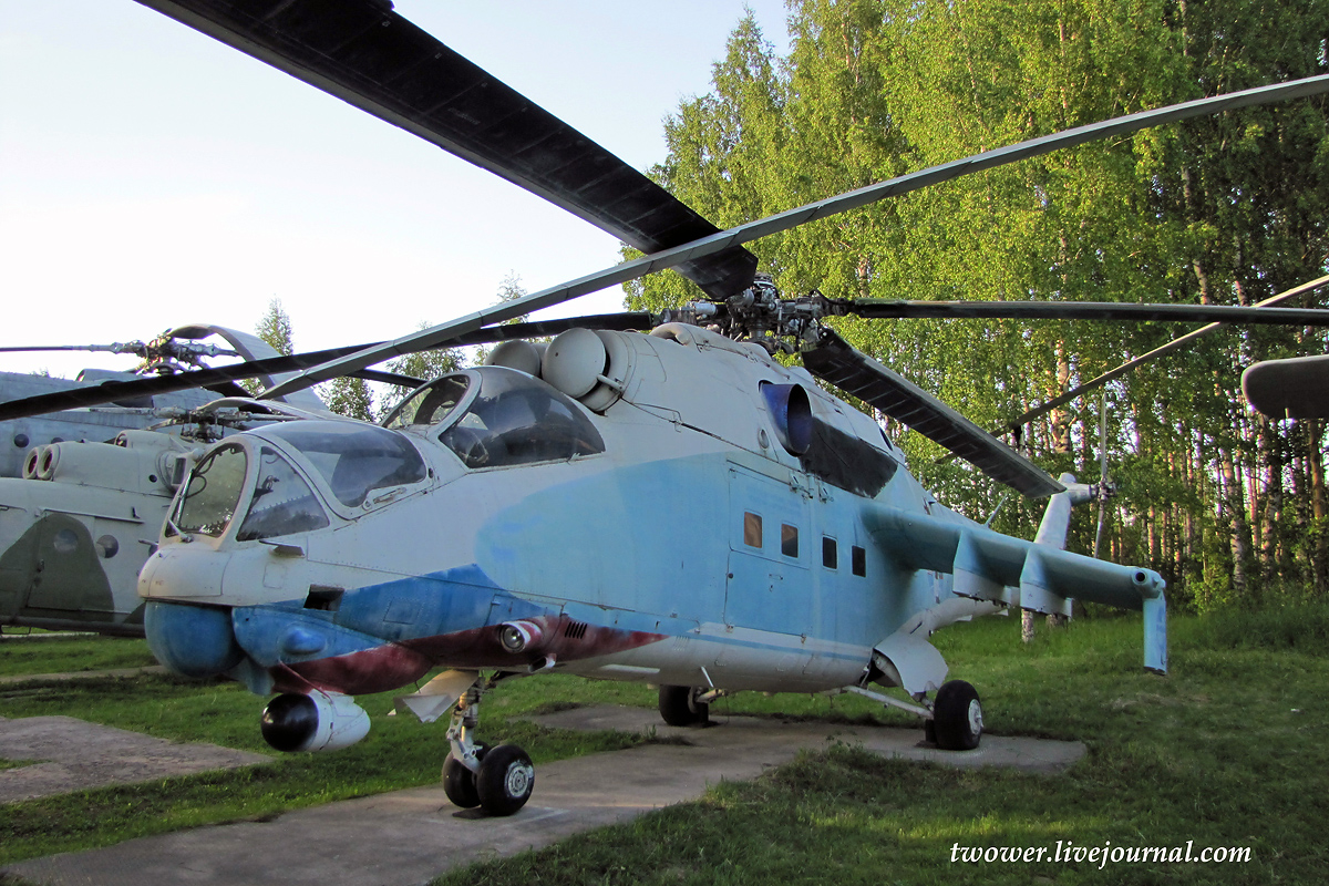 Mi-24V   99 blue