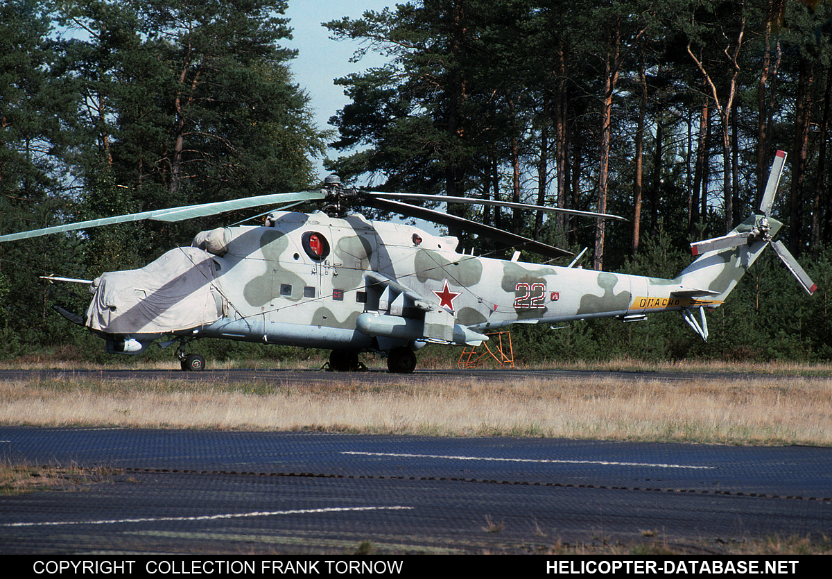 Mi-24V   22 red