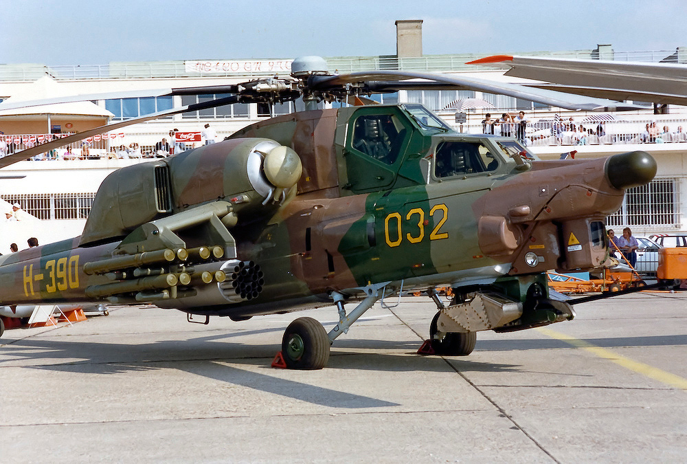Mi-28A   032 yellow