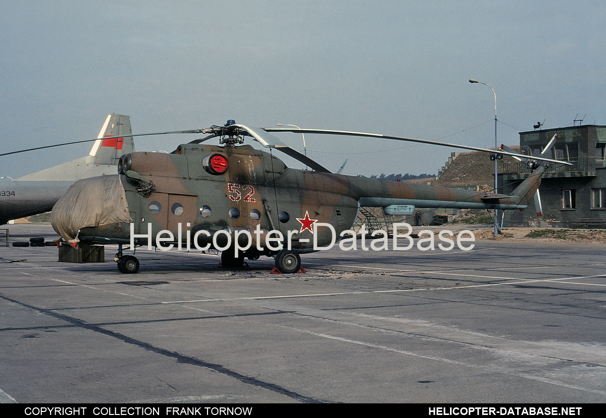 Mi-8T   52 red