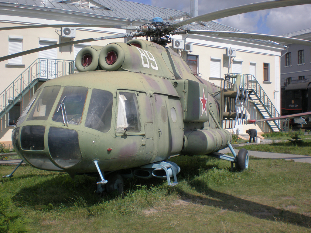 Mi-8PP   89 white
