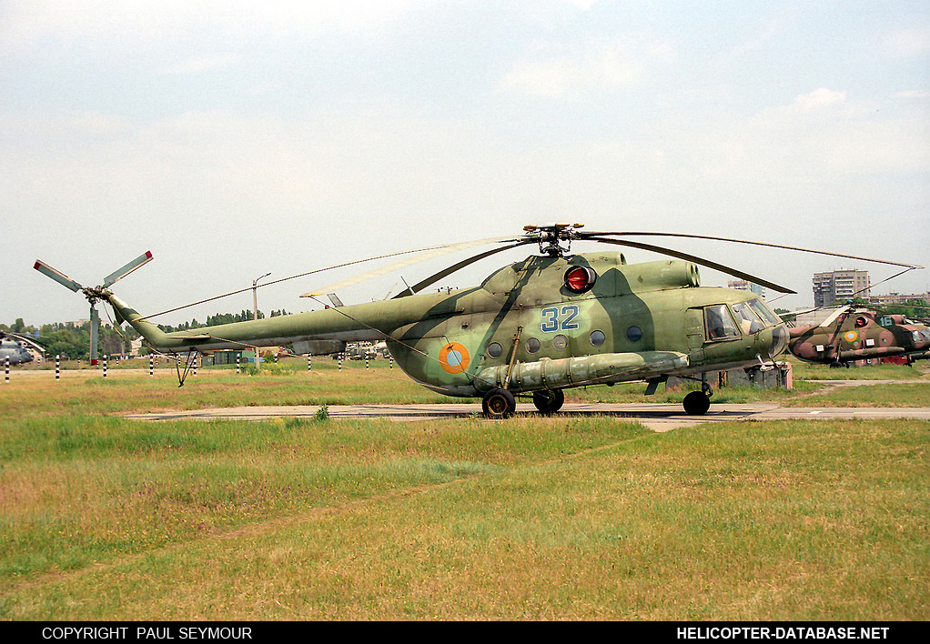 Mi-8TP   32 blue