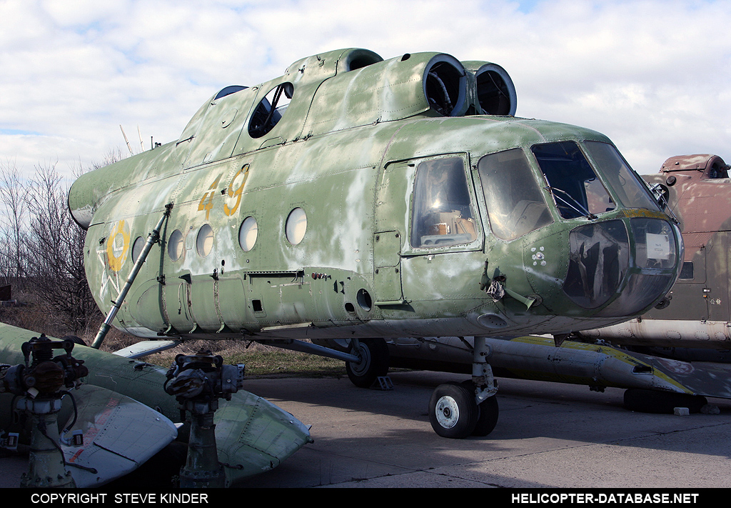 Mi-8AT   49 yellow