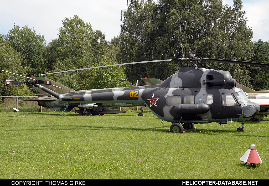 PZL Mi-2   02 yellow