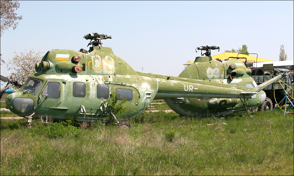 PZL Mi-2   09 yellow