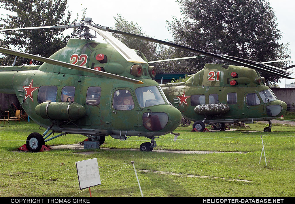 PZL Mi-2   22 red