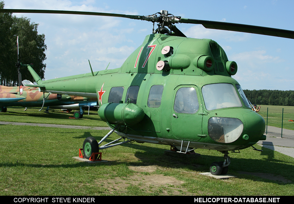 PZL Mi-2   17 red
