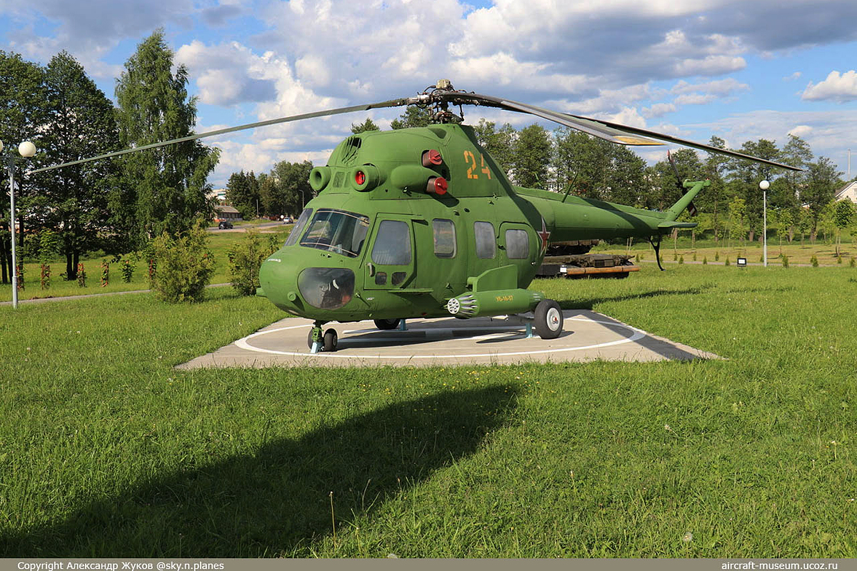 PZL Mi-2   24 yellow