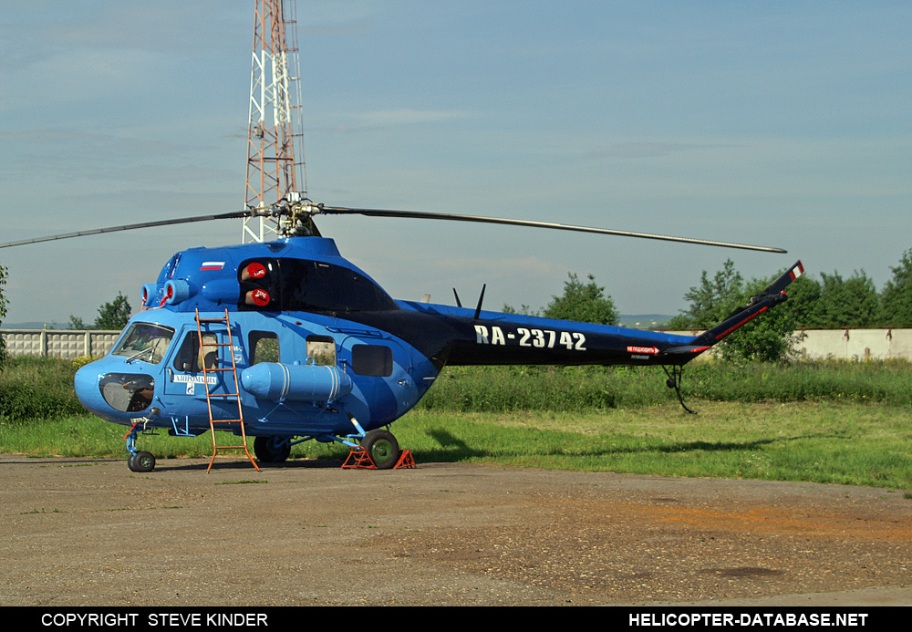 PZL Mi-2   RA-23742