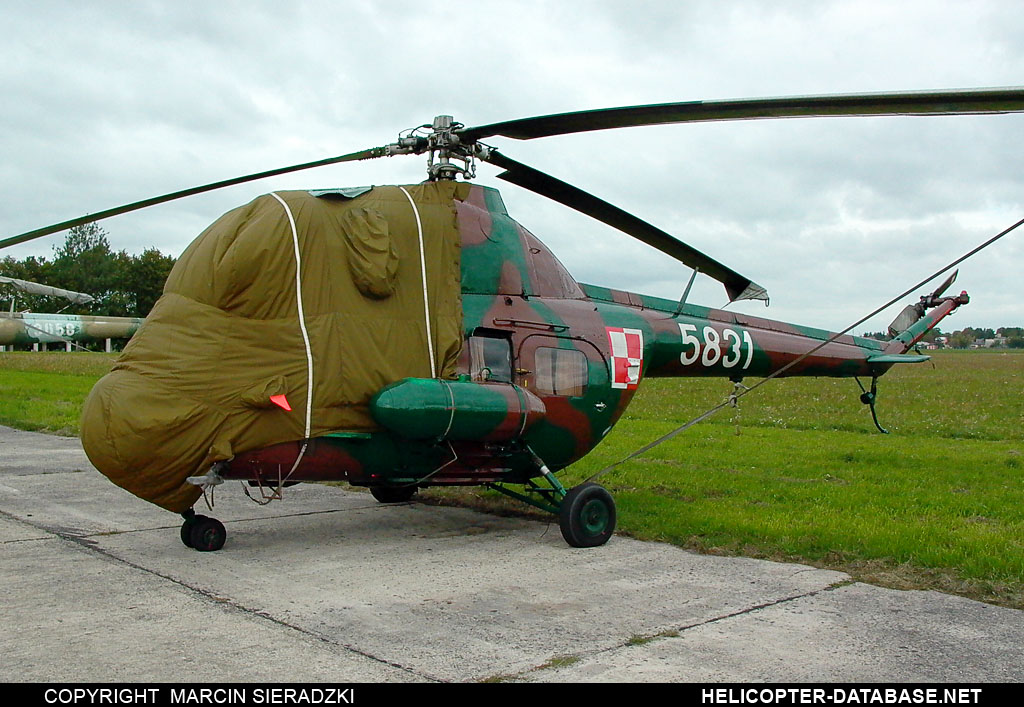 PZL Mi-2D   5831