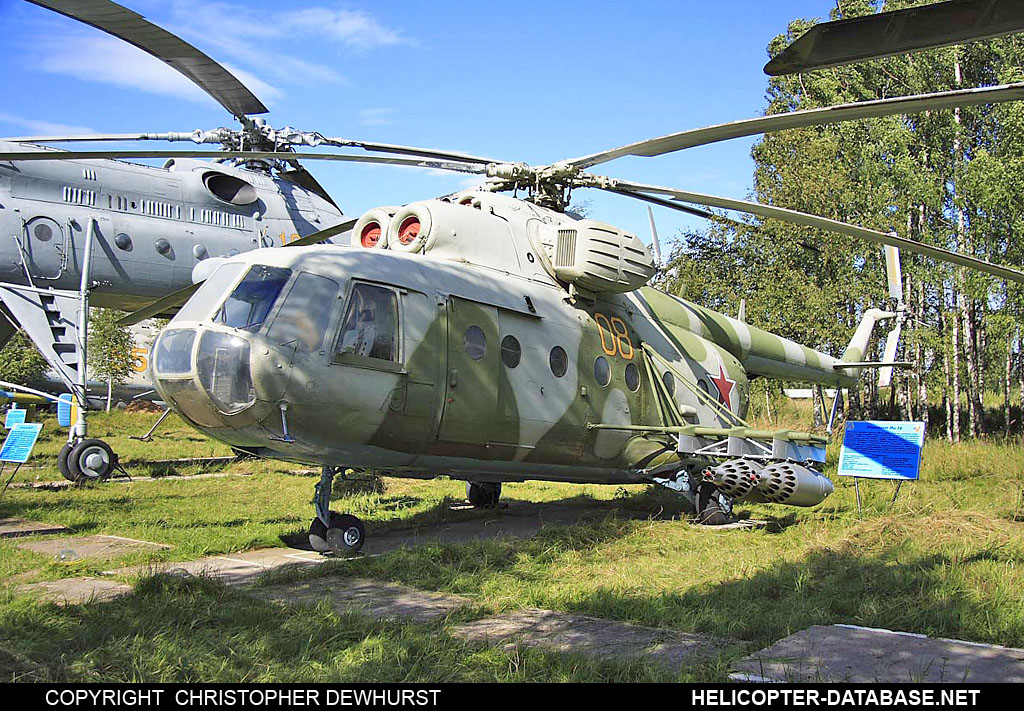 Mi-18   08 yellow
