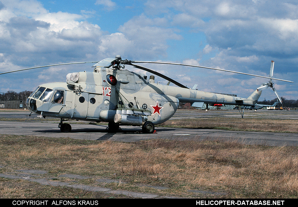 Mi-8MT   12 red