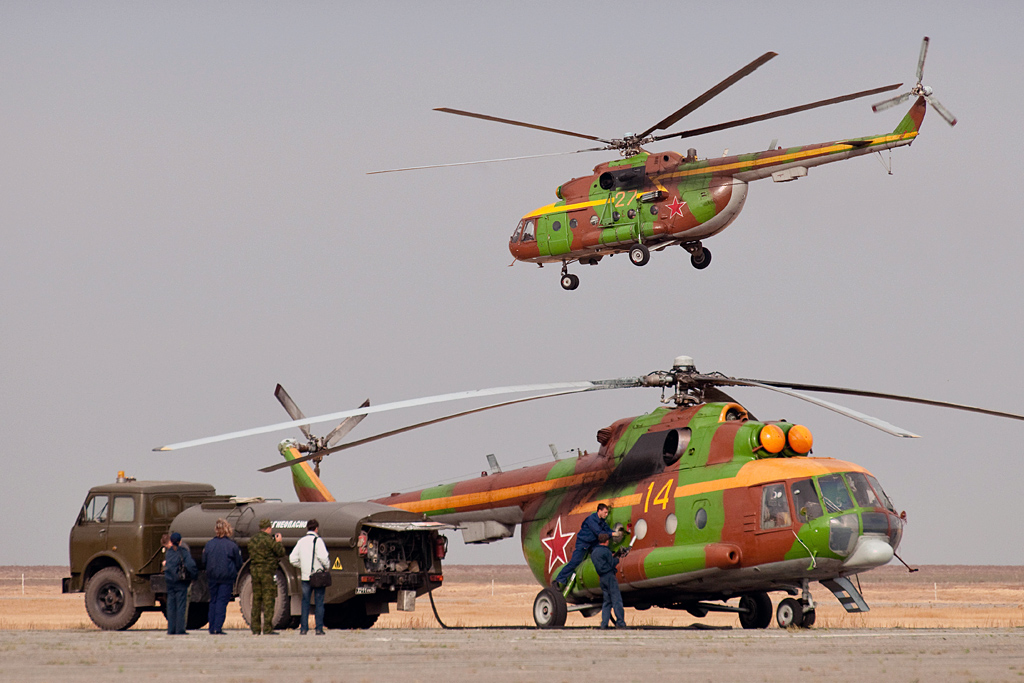 Mi-8MN   14 yellow
