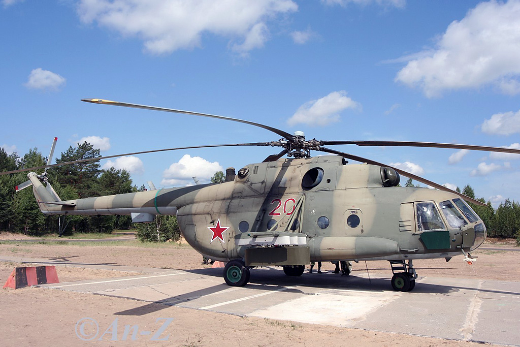 Mi-8MT   20 red