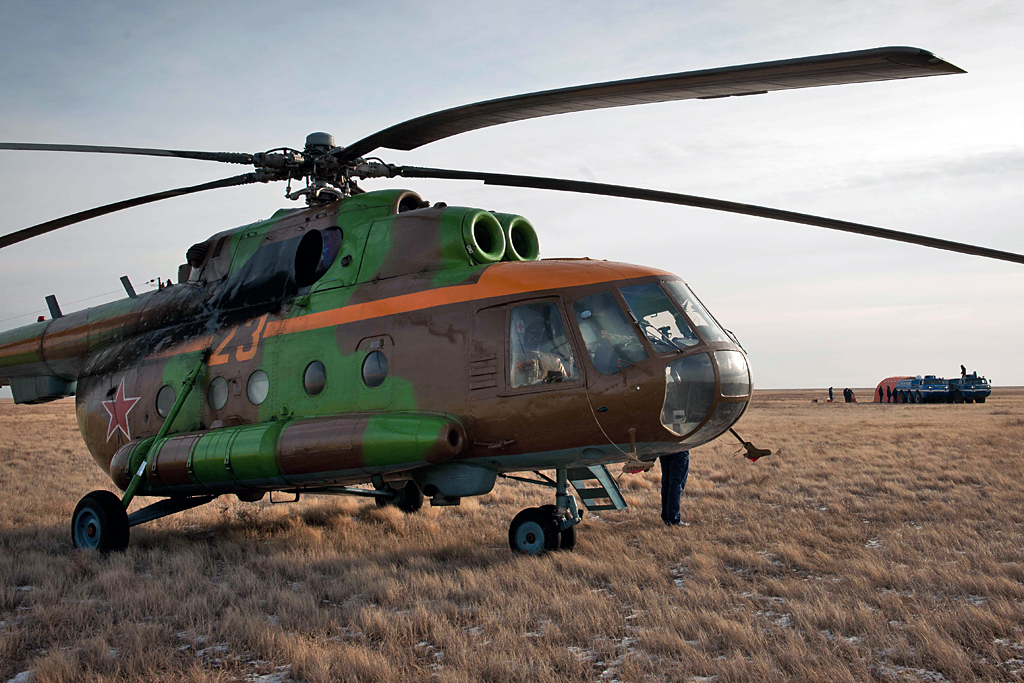 Mi-8MT   23 yellow