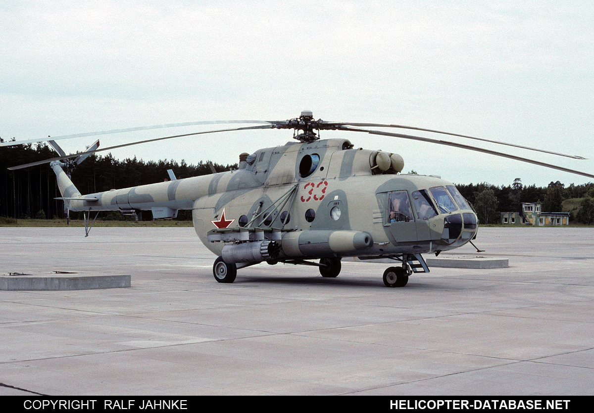Mi-8MT   33 red