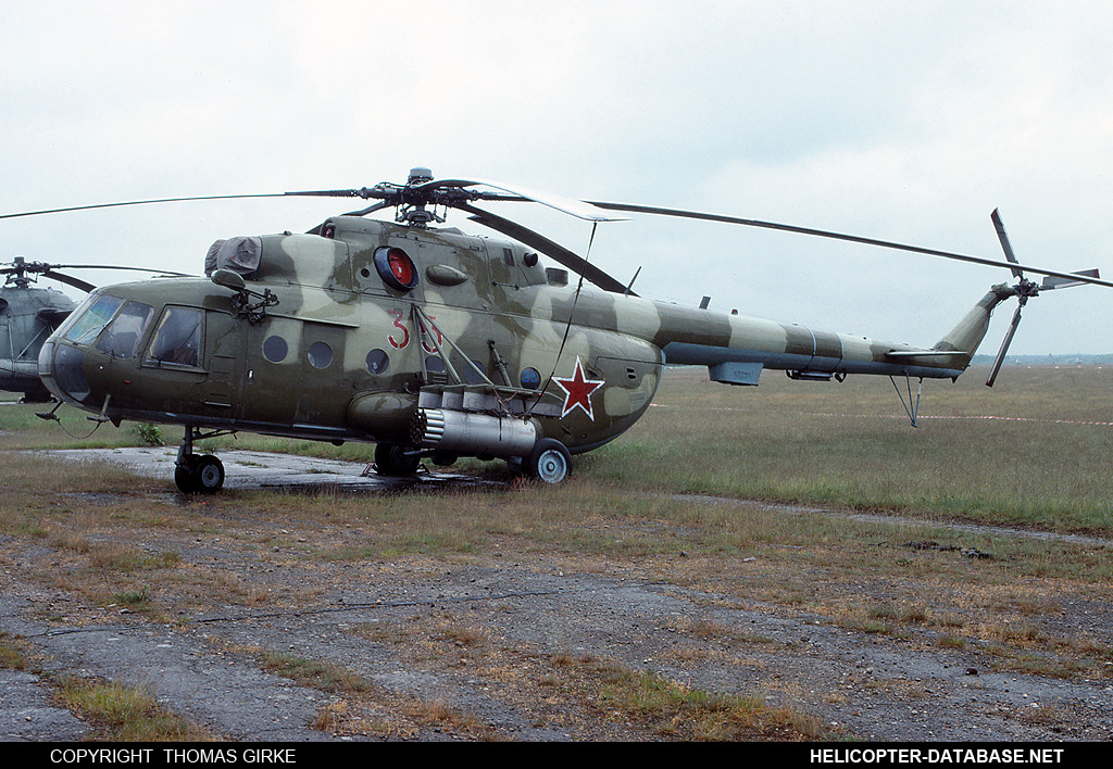 Mi-8MT   35 red