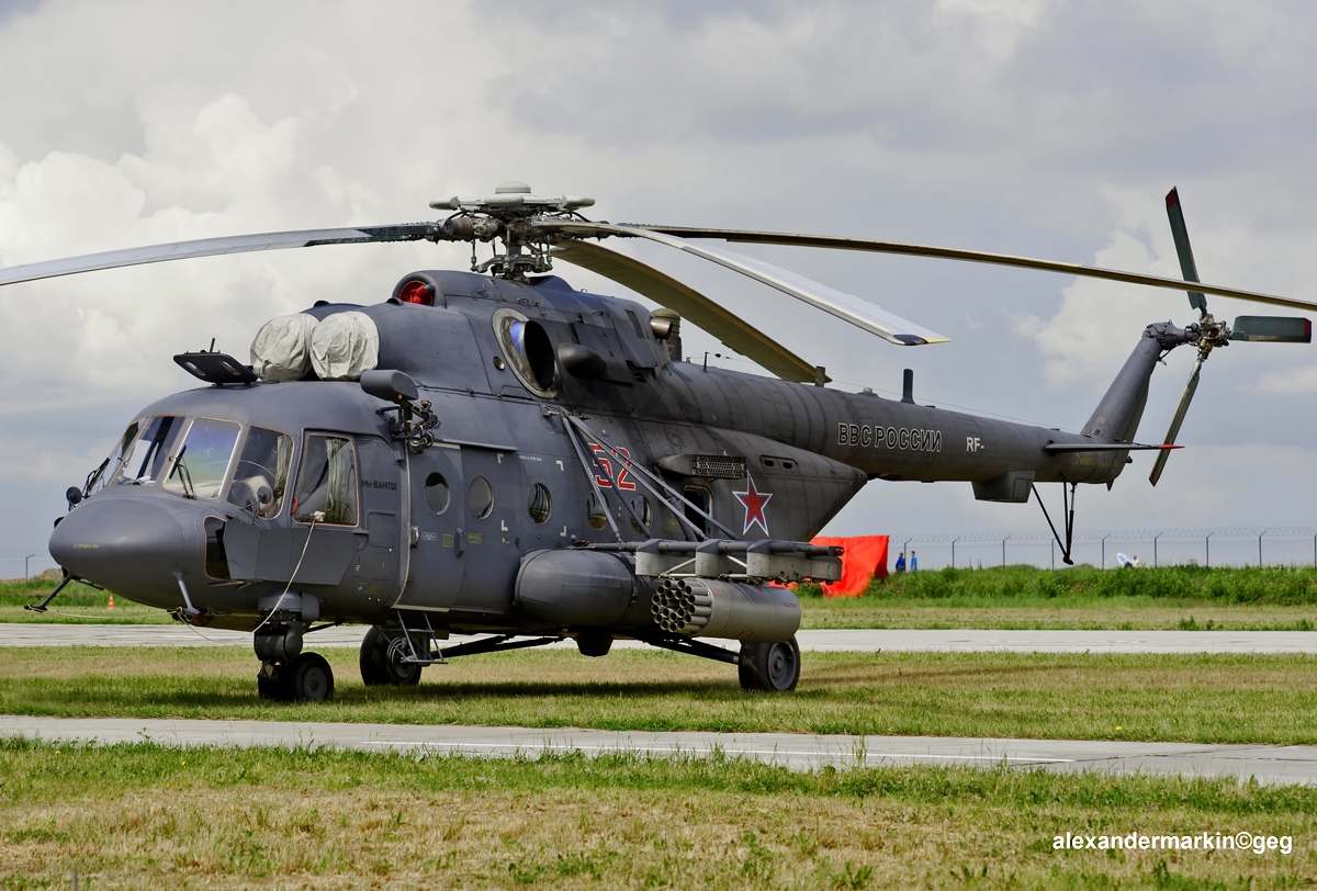 Mi-8AMTSh   52 red