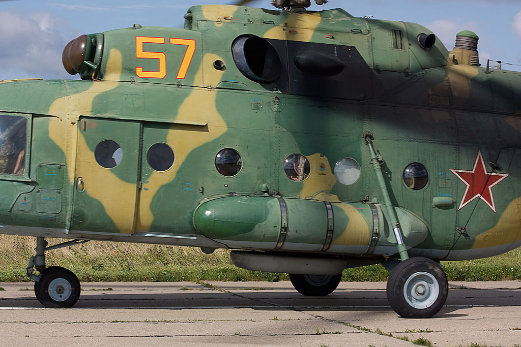 Mi-8MTL   57 yellow
