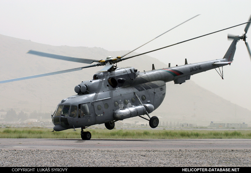 Mi-8AMT   UN-25745