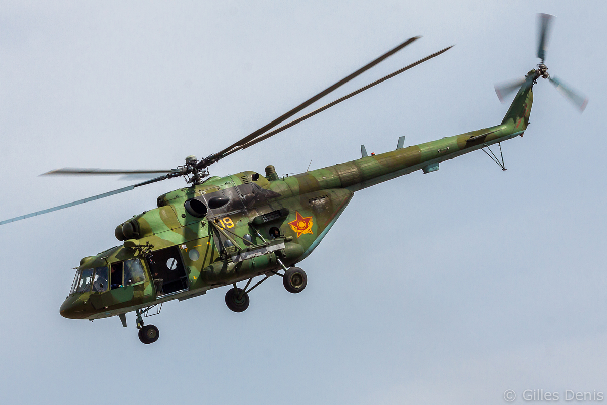 Mi-17V-5   09 yellow