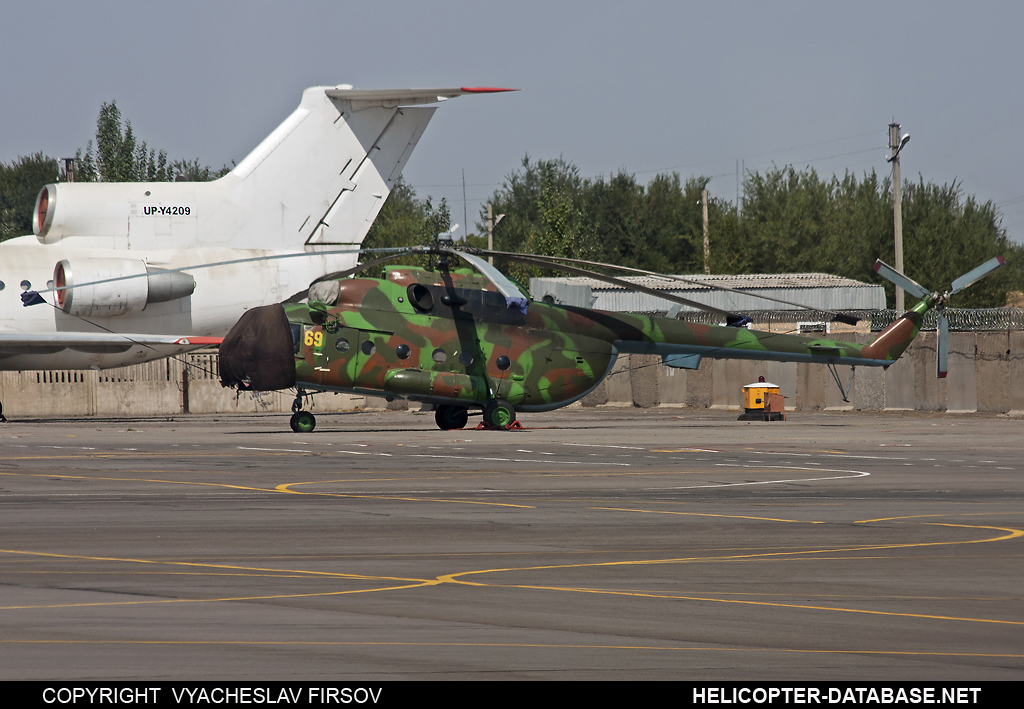 Mi-8MT   69 yellow