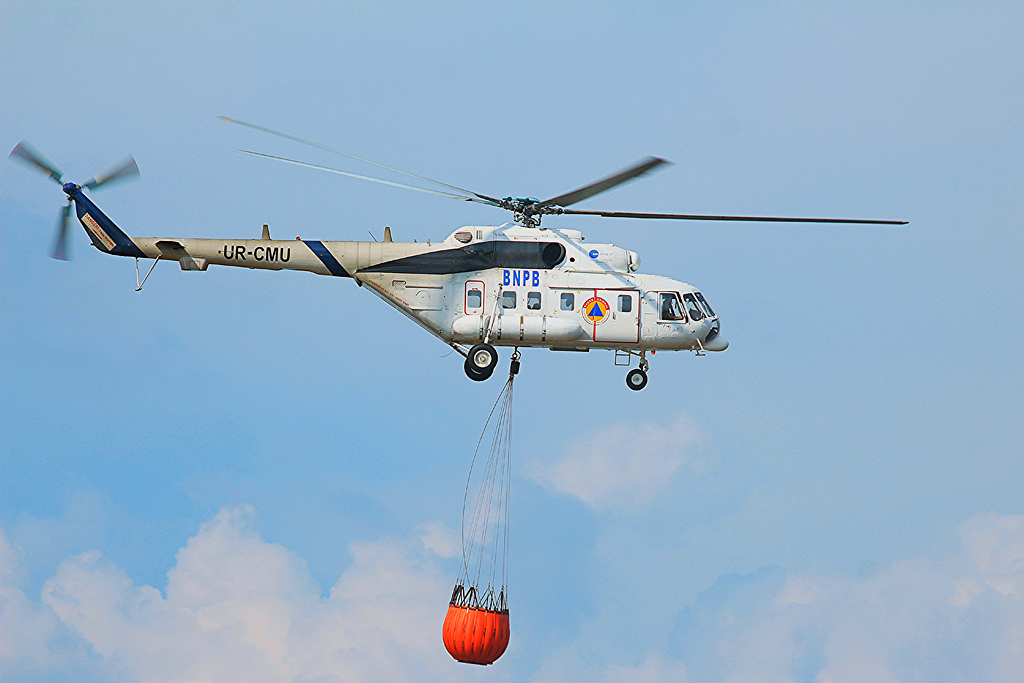 Mi-8AMT   UR-CMU