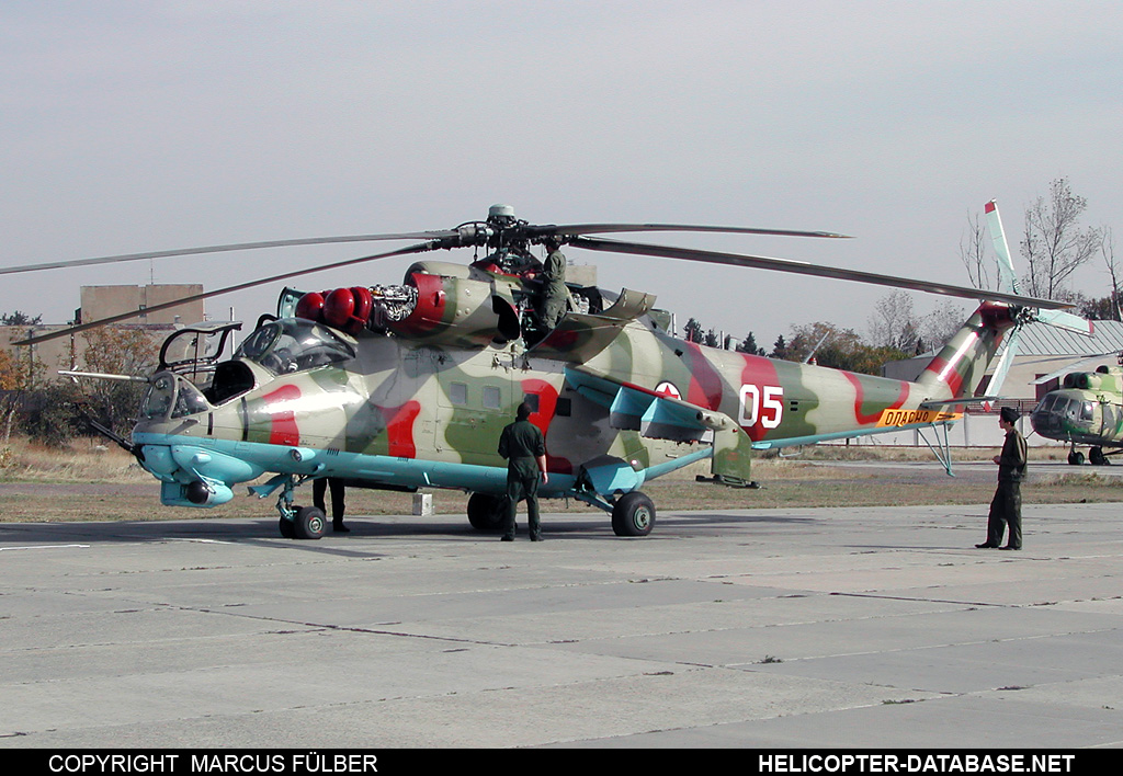 Mi-24V   05 white