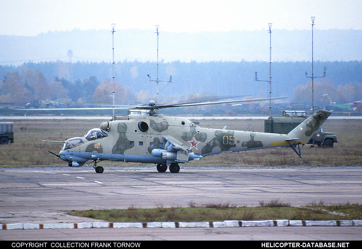 Mi-24V   05 yellow