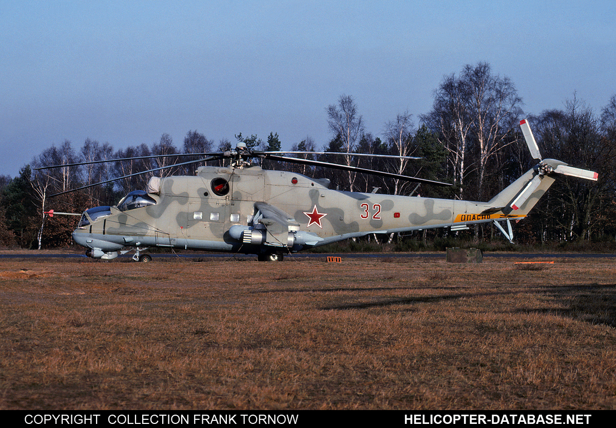 Mi-24P   32 red