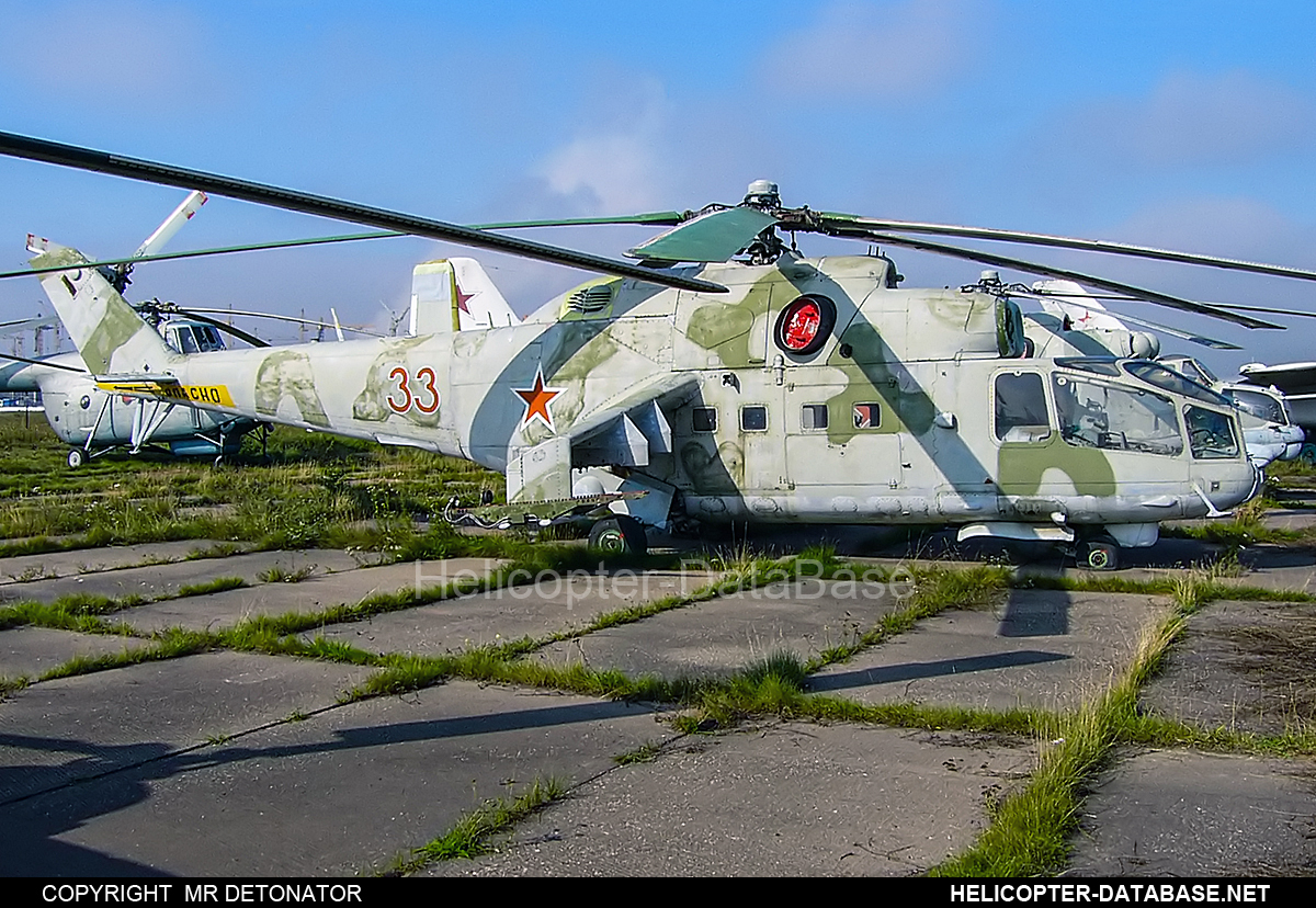 Mi-24A   33 red