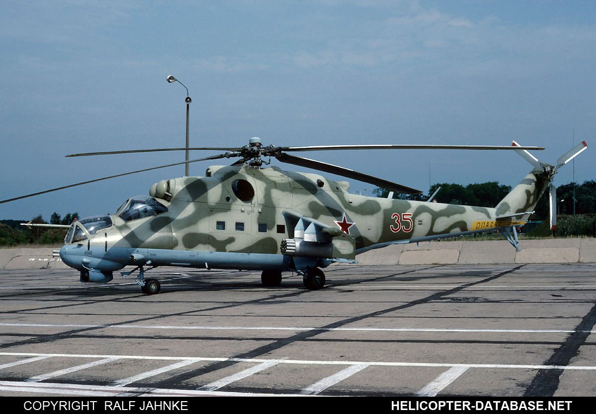 Mi-24P   35 red