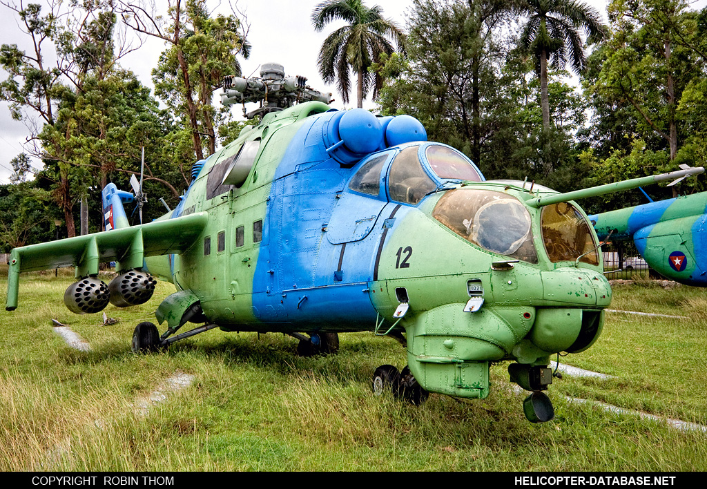 Mi-25   12