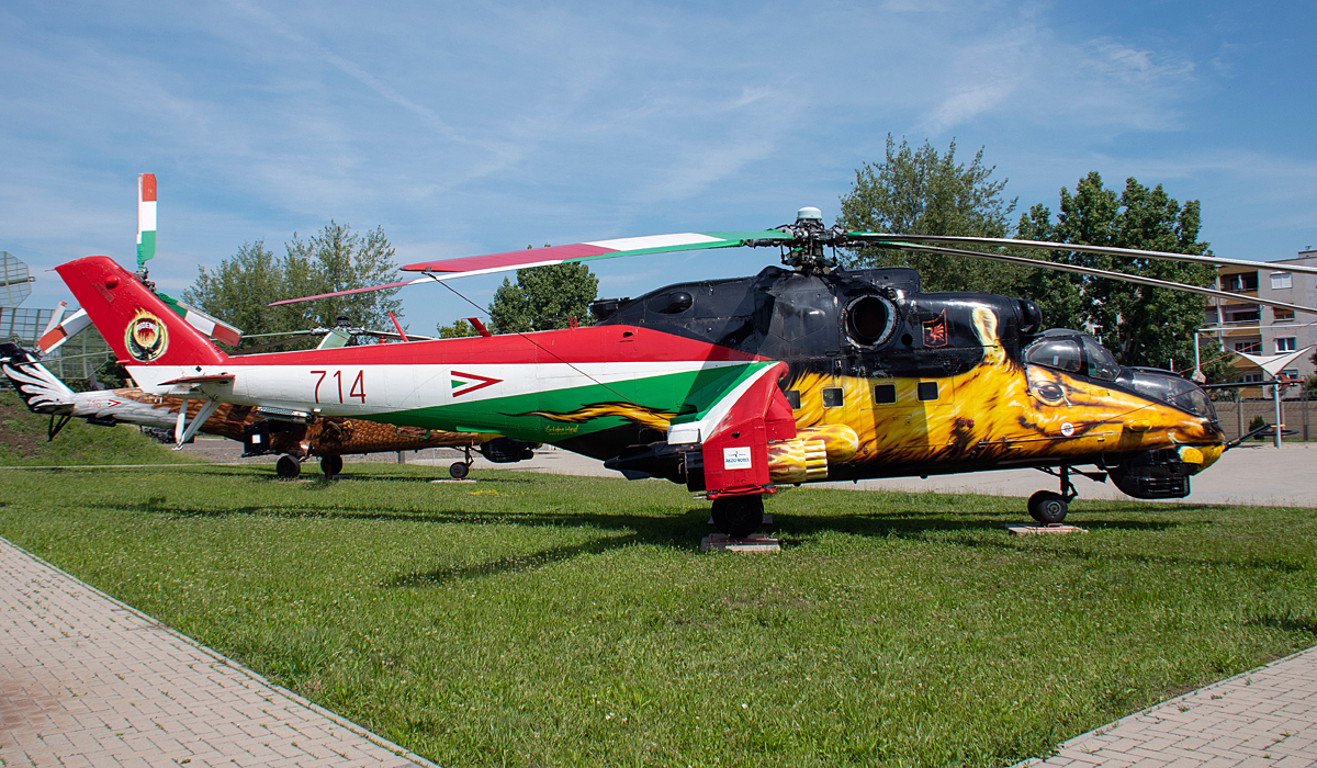 Mi-24V   714