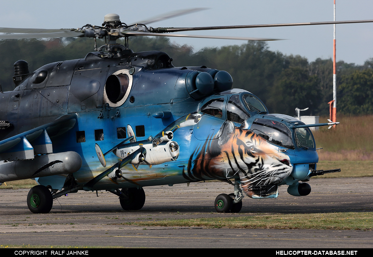 Mi-35   3369