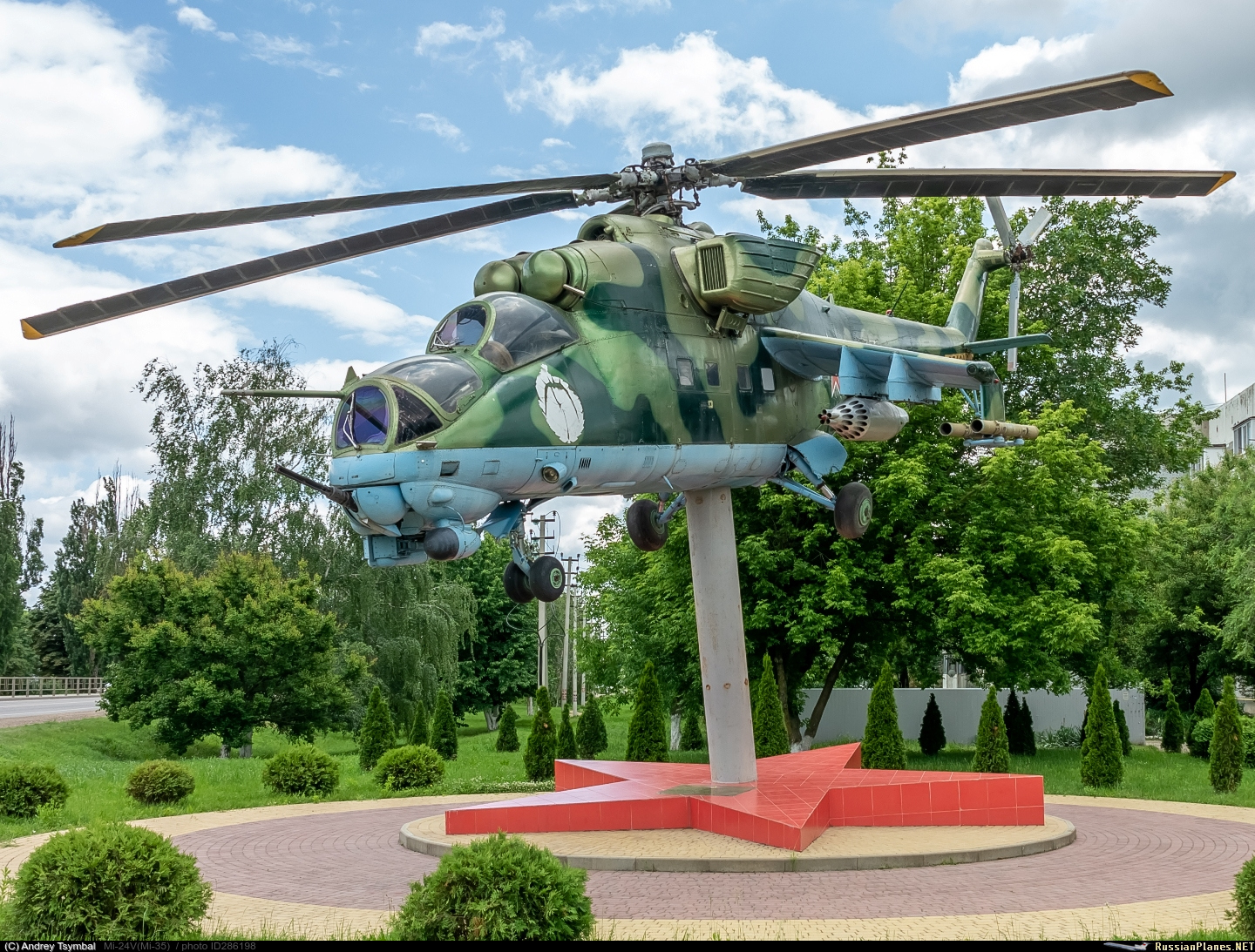 Mi-24V   55 white