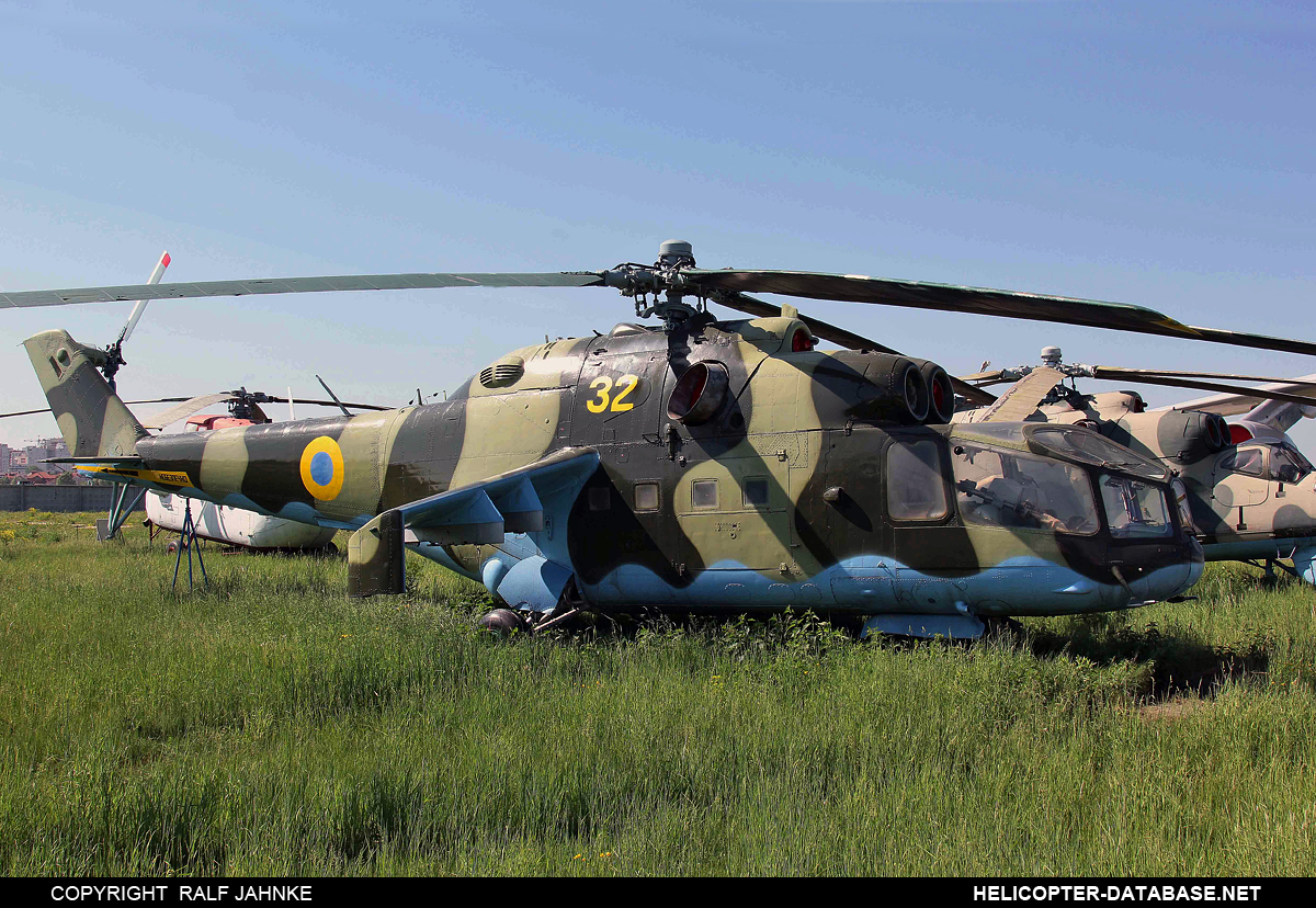 Mi-24A   32 yellow