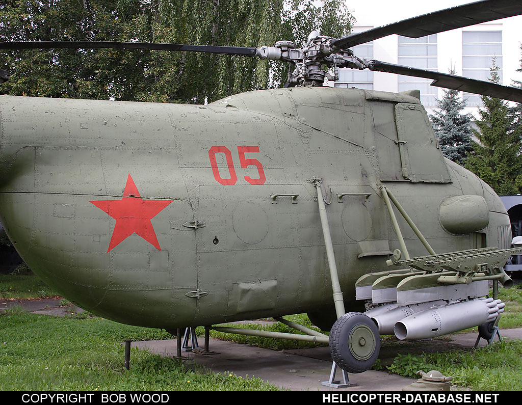 Mi-4AV   05 red