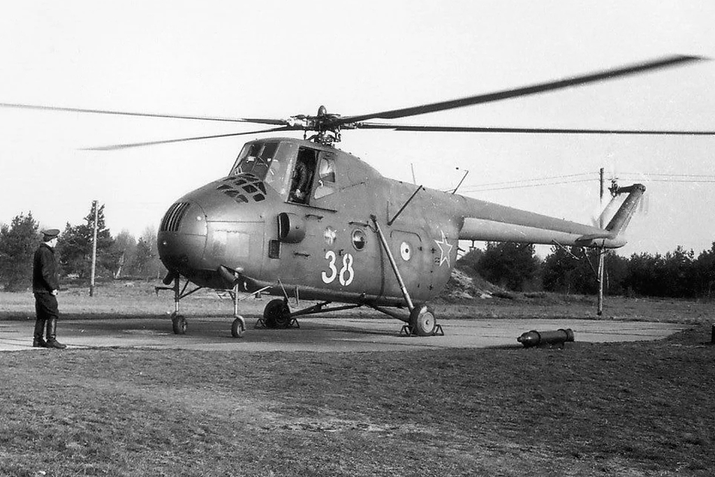 Mi-4   38 yellow