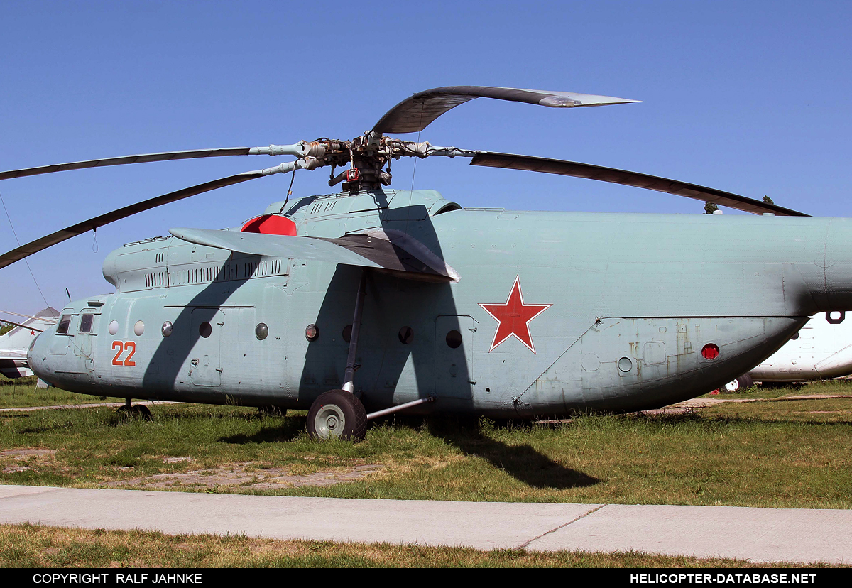 Mi-6A   22 red