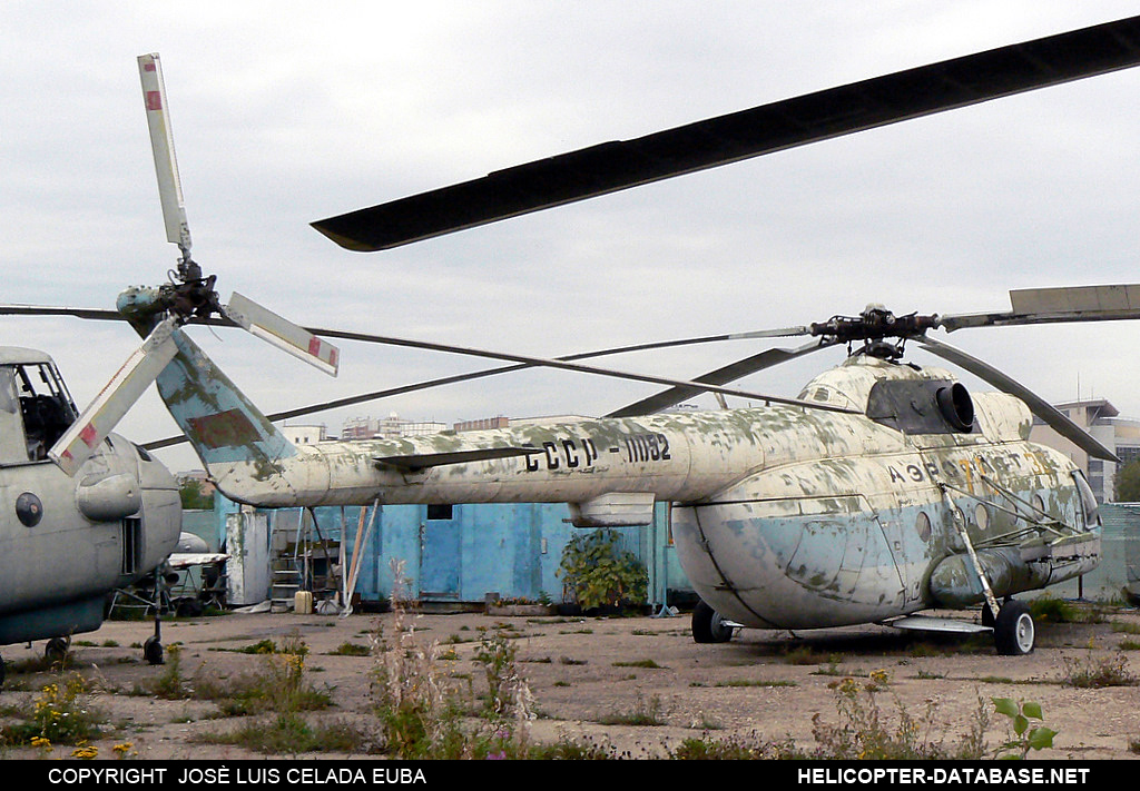 Mi-8AT   CCCP-11052