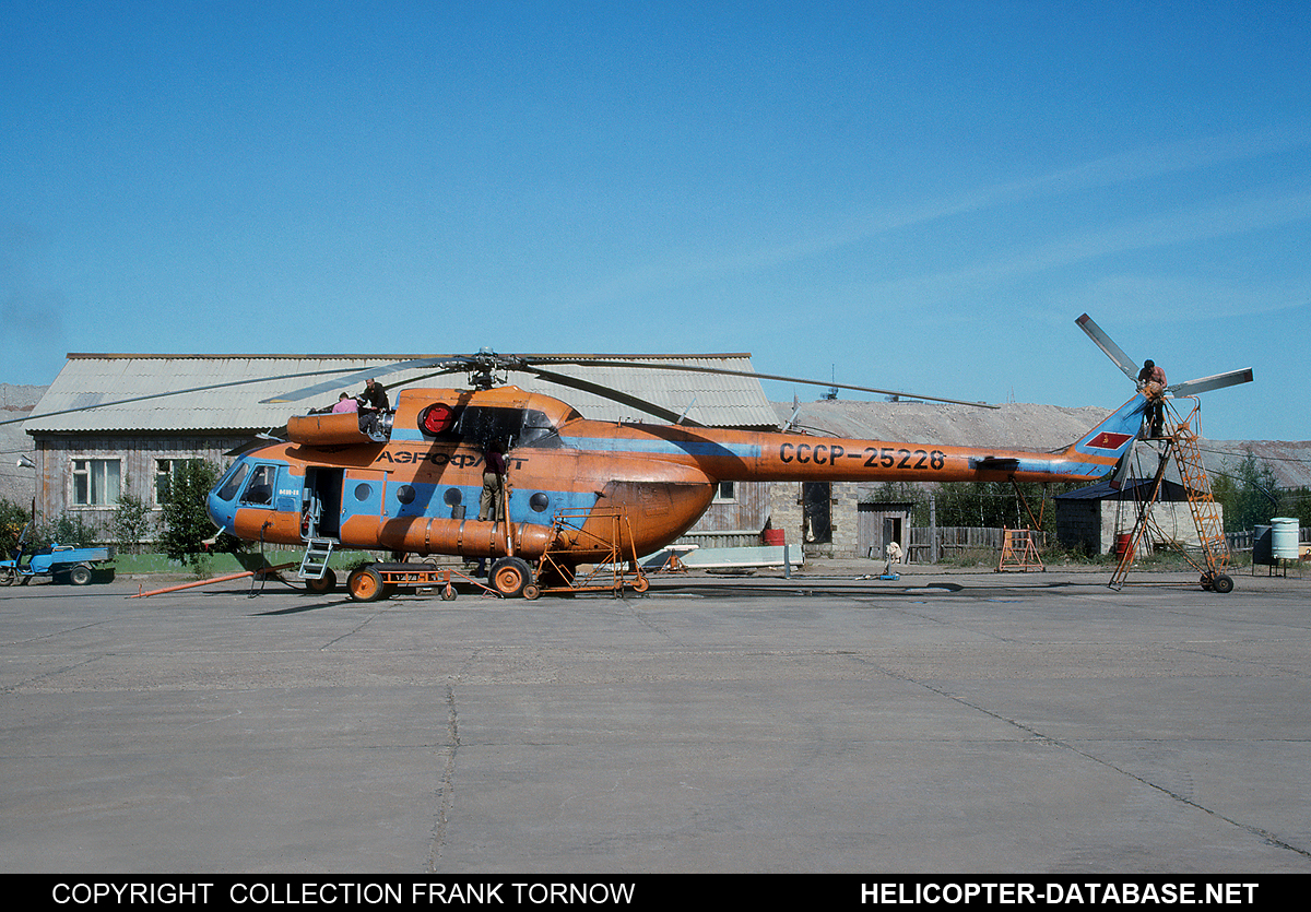 Mi-8T   CCCP-25228