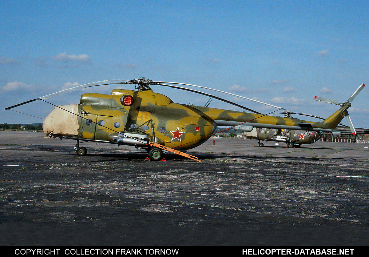 Mi-8AT   26 yellow
